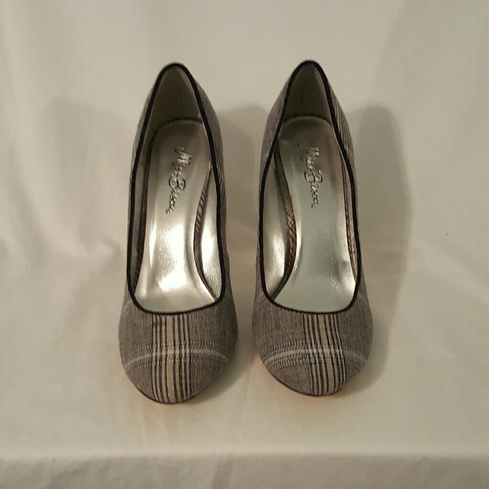 Miss Bisou Plaid Pumps